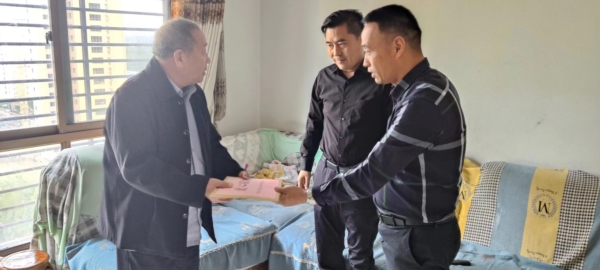 鑫巖公司為職工組織愛心捐款