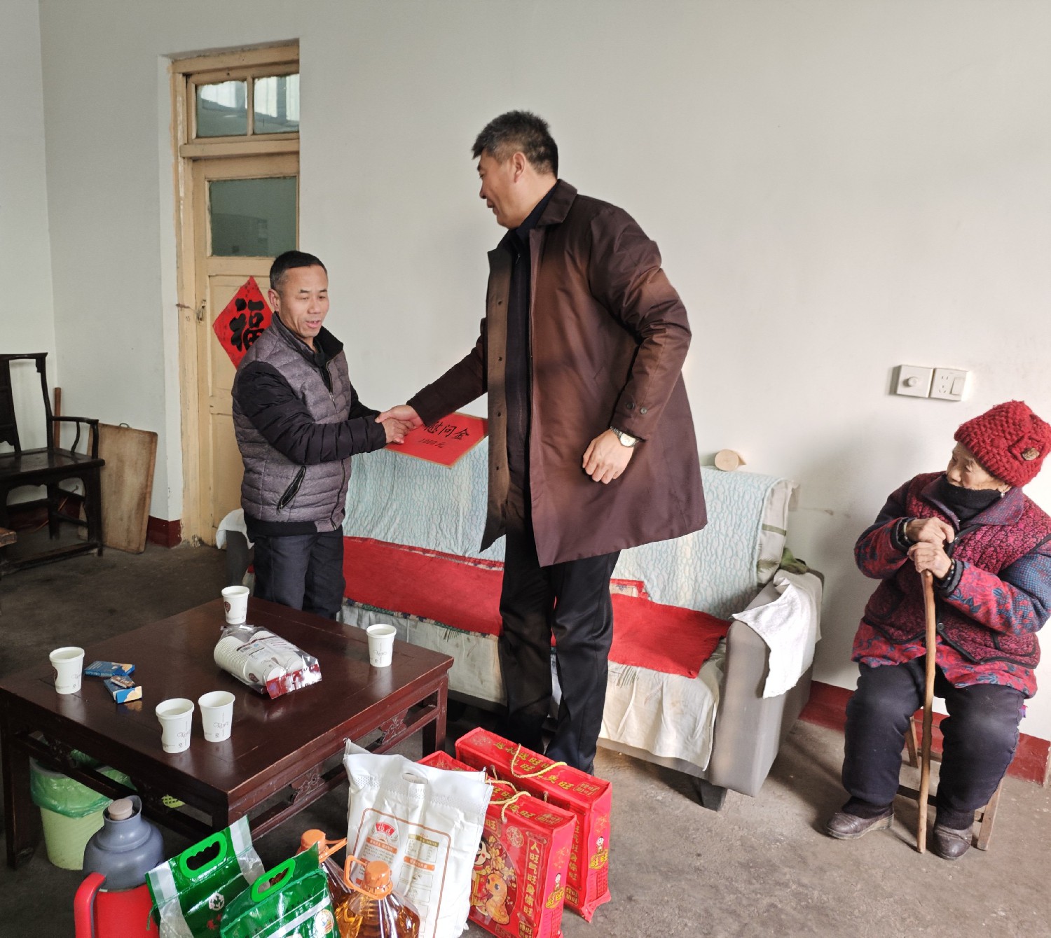 集團(tuán)開(kāi)展春節(jié)期間走訪慰問(wèn)活動(dòng)