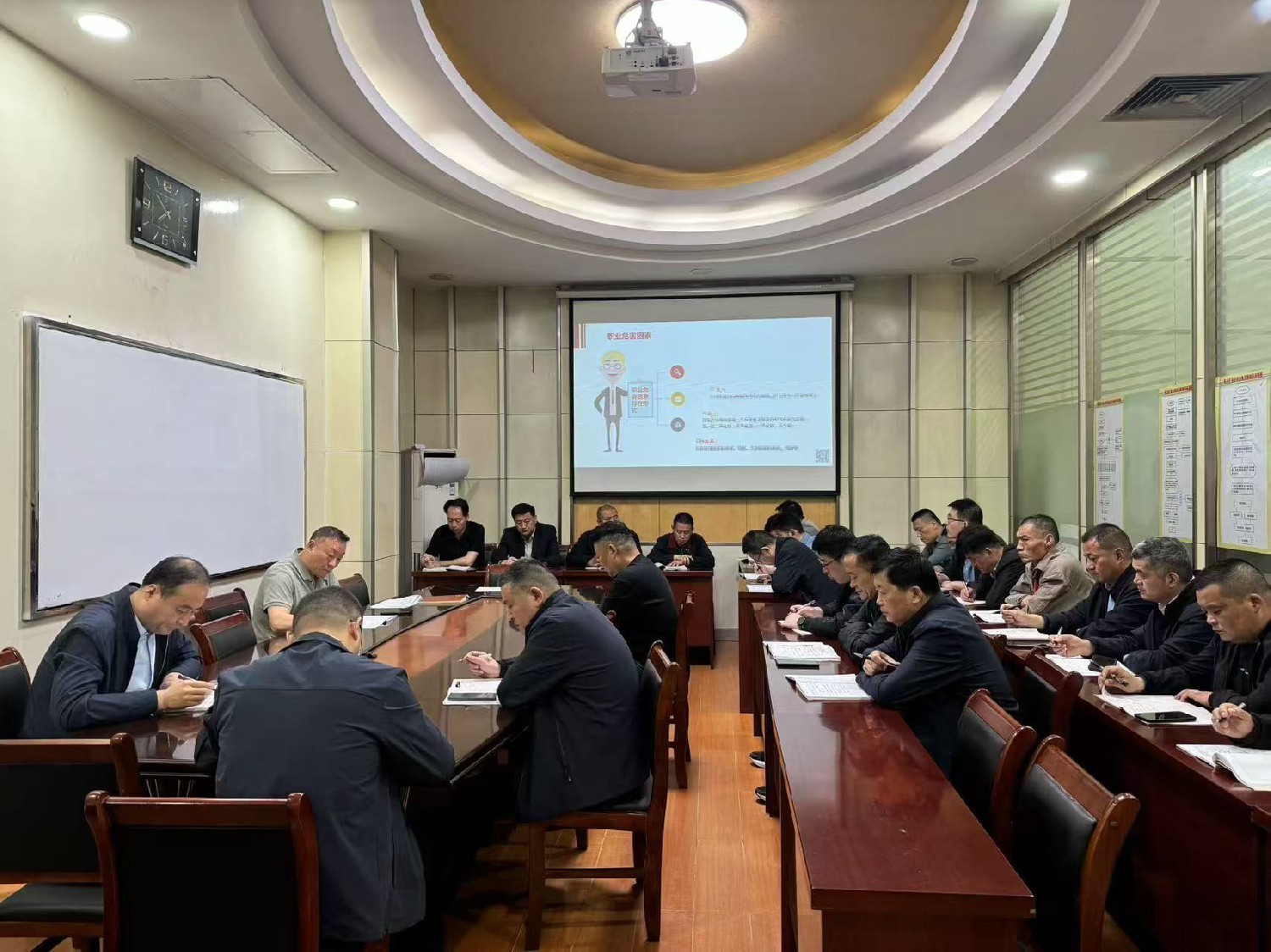 東大煤礦開展《職業(yè)病防治法》宣傳周系列活動(dòng)