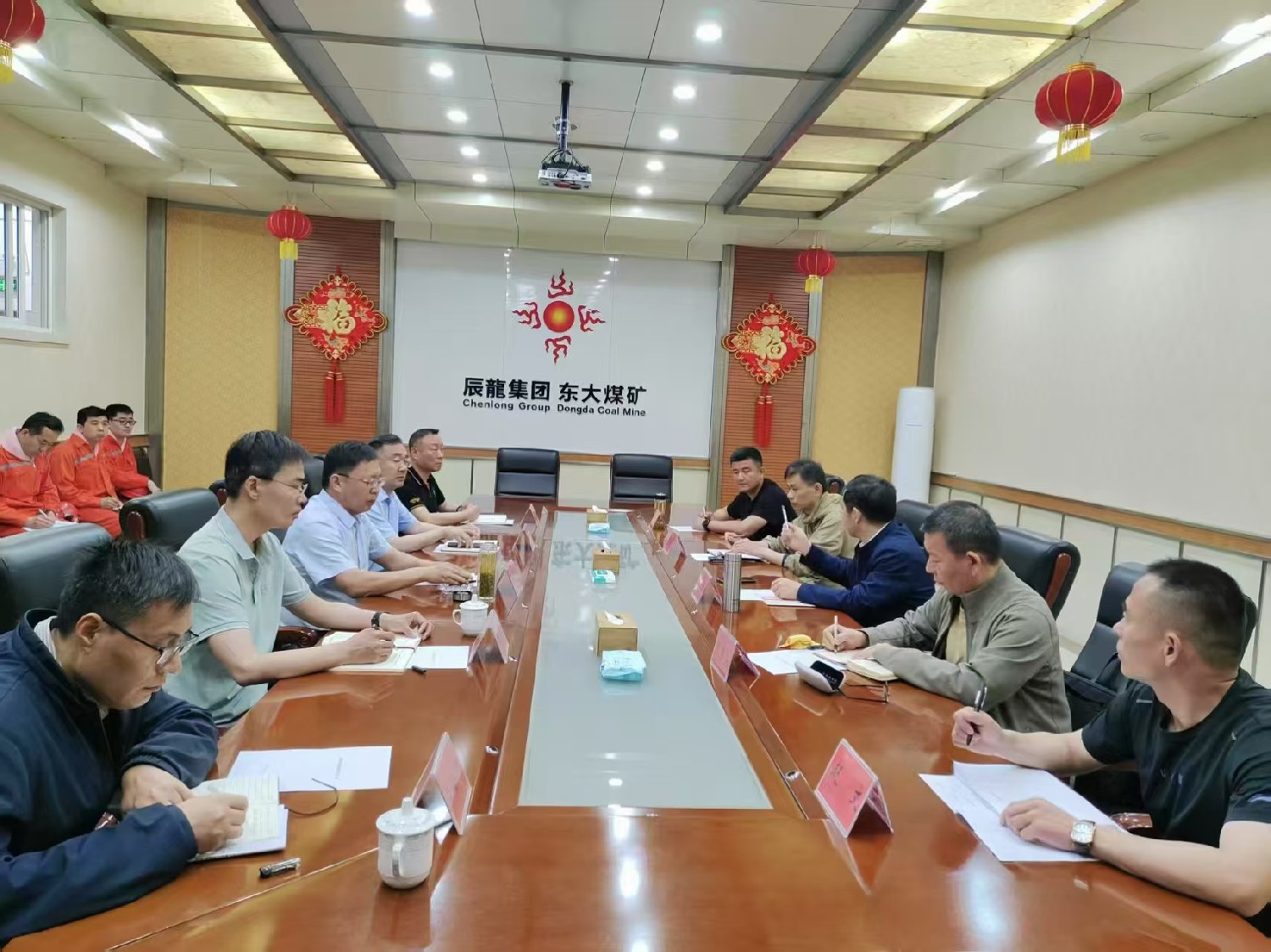 東大煤礦順利通過(guò)兼職救援隊(duì)標(biāo)準(zhǔn)化定級(jí)復(fù)查