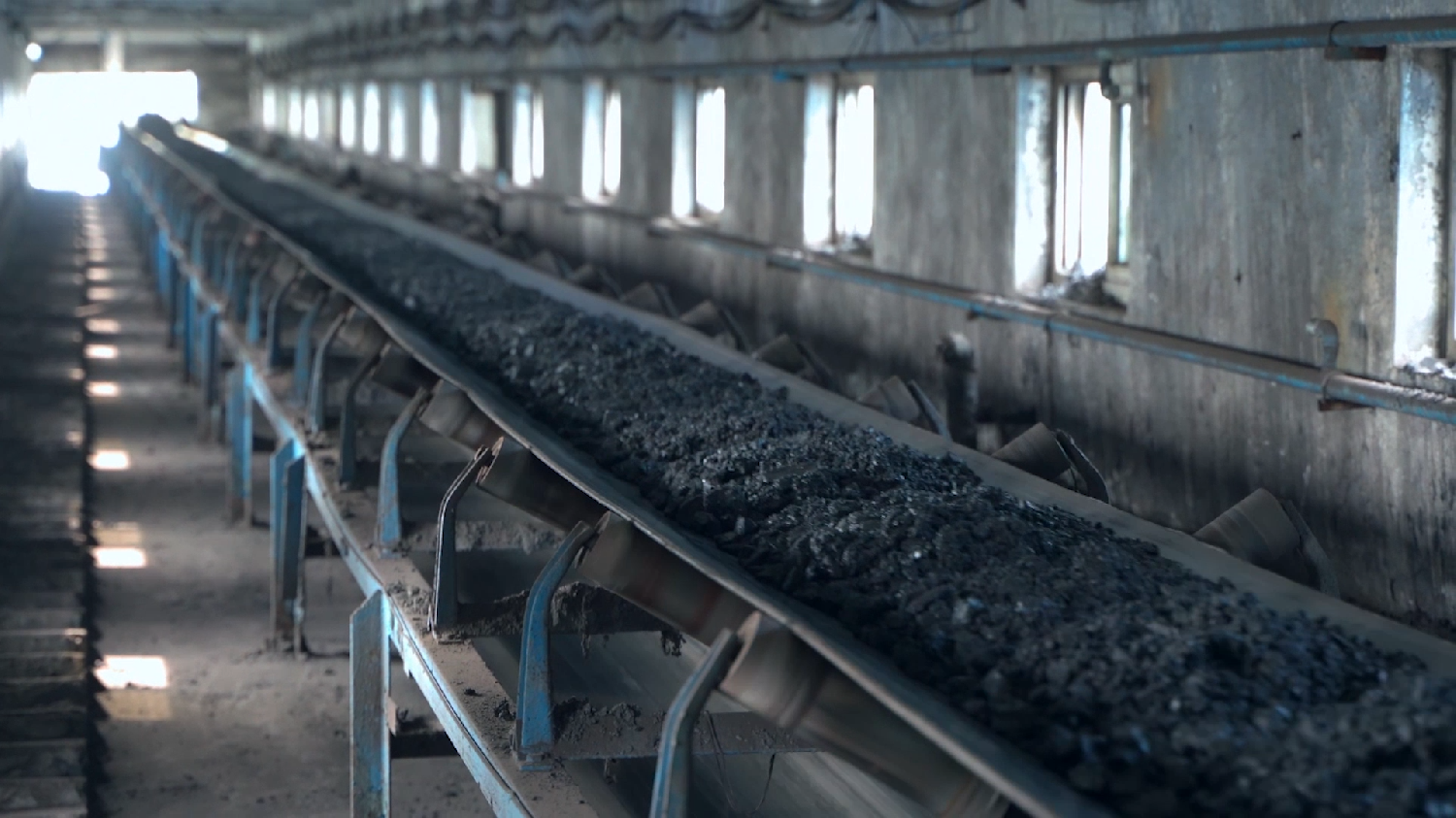 東大煤礦16102極薄煤層綜采工作面實(shí)現(xiàn)試生產(chǎn)