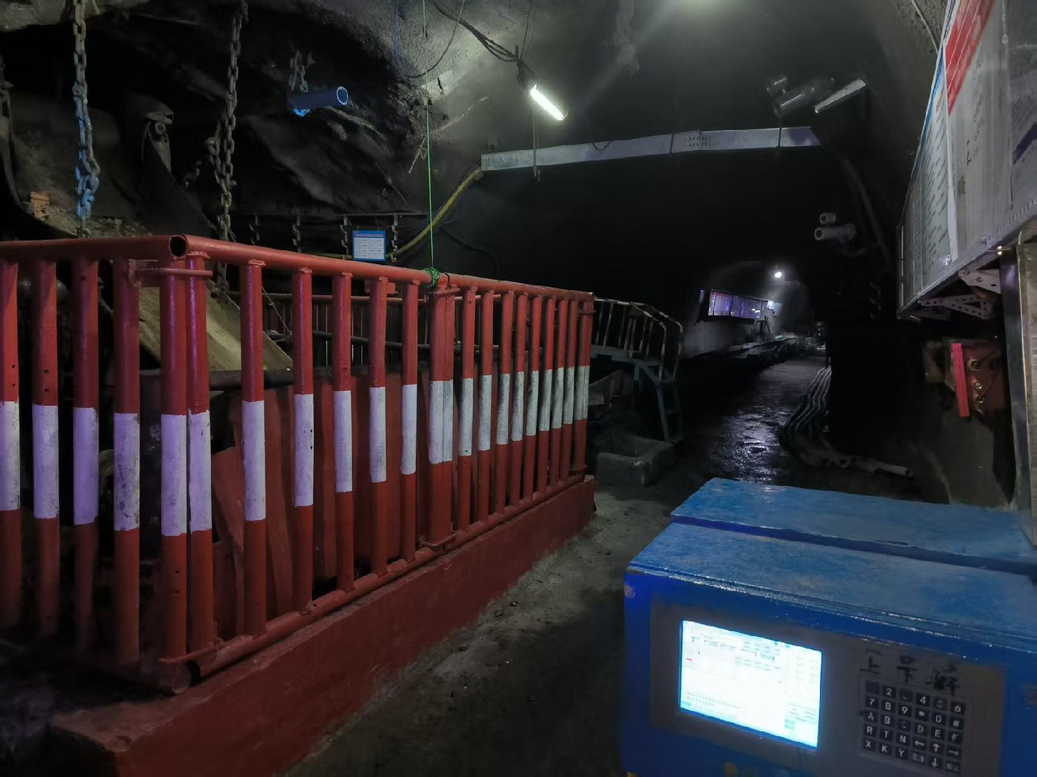 金達(dá)煤礦開(kāi)展礦井標(biāo)準(zhǔn)化規(guī)范化專(zhuān)項(xiàng)提升